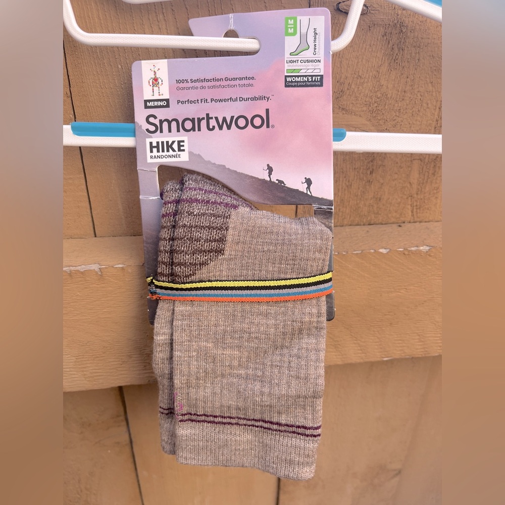 Smartwool Women's Hike Light
Cushion Crew Socks Merino Wool M NWT